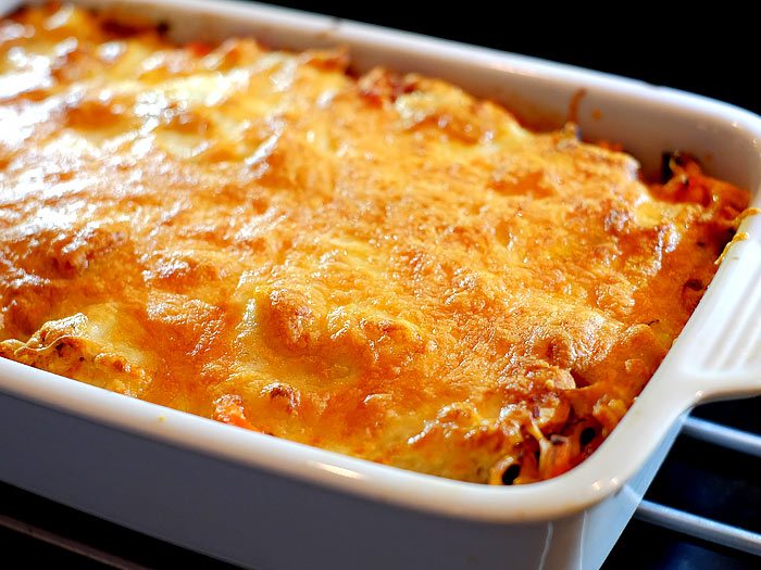 Macaroni-ovenschotel met kip
